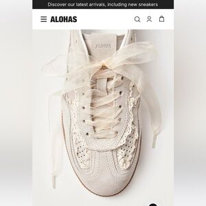 Alohas Crochet Cream Leather sneakers New in Box.